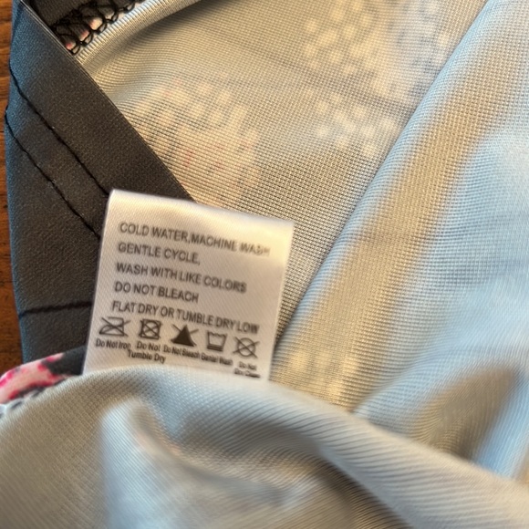 Lily Sleeveless Tunic Gray with Pink & White Flowers Size Large - Picture 6 of 8